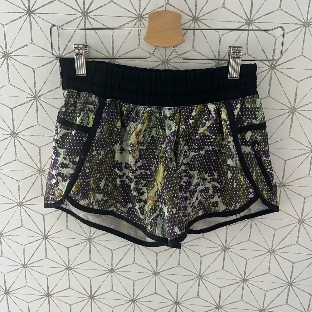Lululemon Tracker Short Floral Multi 4”